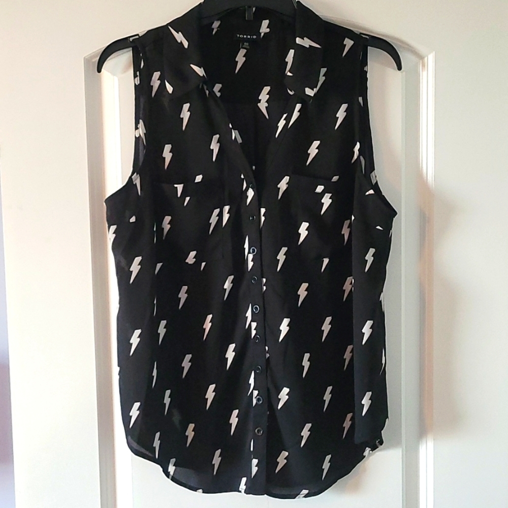 Torrid 00 lightning bolt tank